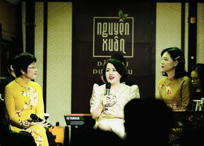 Ths.Ds Lê Phương Dung chia sẻ cùng MC Thảo Vân về thời thanh xuân dưới mái trường Đại học Dược Hà Nội